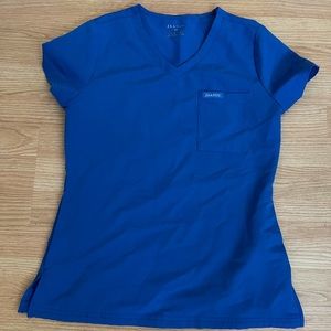 Jaanuu Women 3 Pocket V-Neck Scrub Top ROYAL BLUE